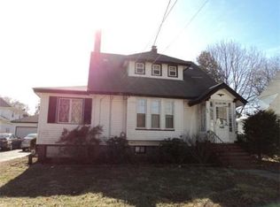 94 Vermont St, Methuen, MA 01844