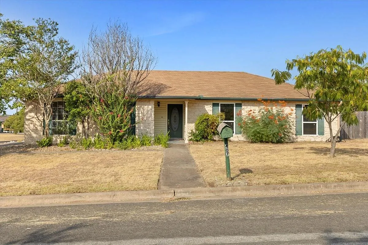 4 bed, 2.0 bath, 1763 sqft, $2,100 — Photo 3