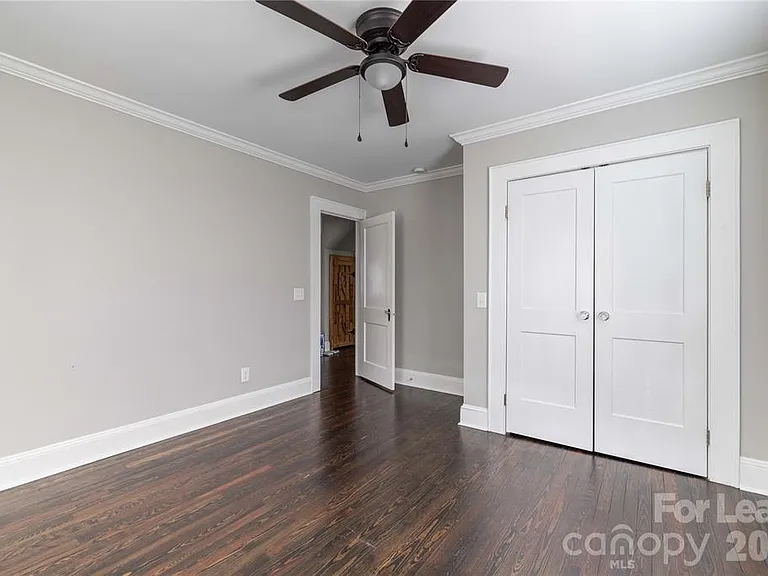 123 E 2nd St — Photo 24