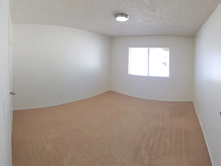 135-153 S Hemlock St — Photo 37