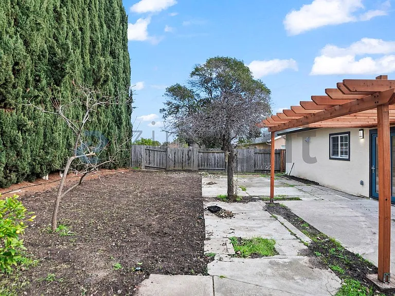 42740 Jefferson St — Photo 25