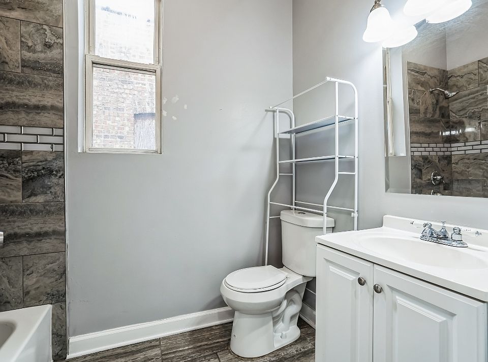 2nd image of 1319 W Garfield Blvd #1