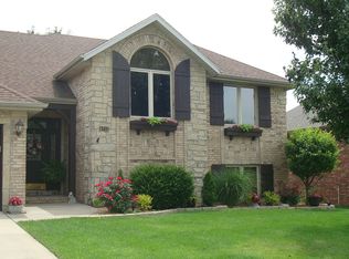 4712 S Woodpointe Ave, Springfield, MO 65810