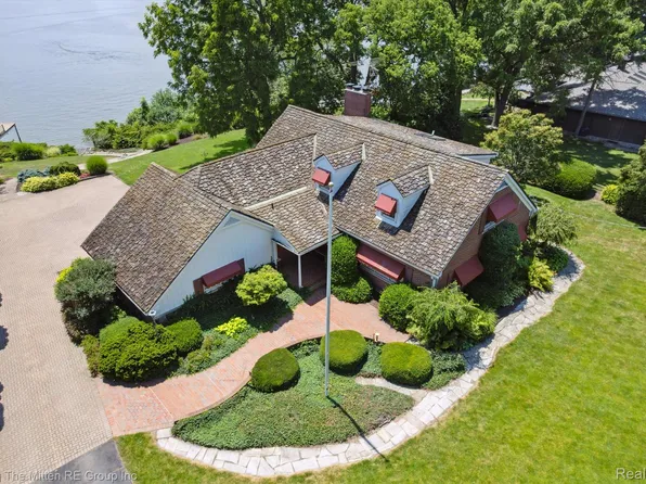 47765 Denton Rd, Van Buren Township, MI 48111