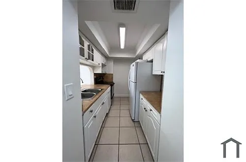 7545 E Treasure Dr Photo 1