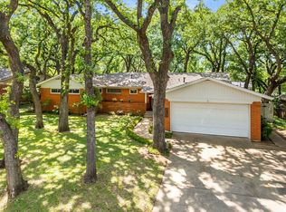 1108 Sherwood Dr, Arlington, TX 76013