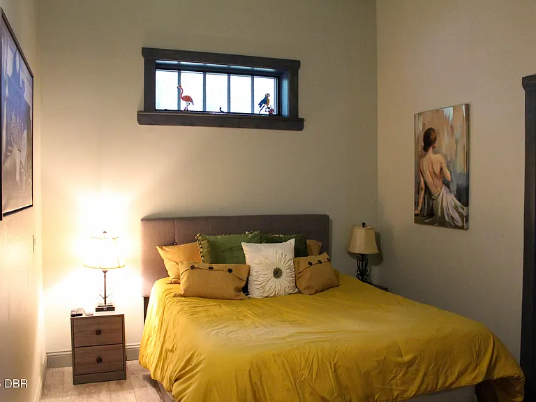 100 Peterson Ct — Photo 15