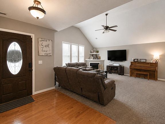 2nd image of 209 Sparrow Lane