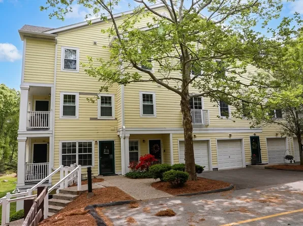 713 Gazebo Cir, Reading, MA 01867