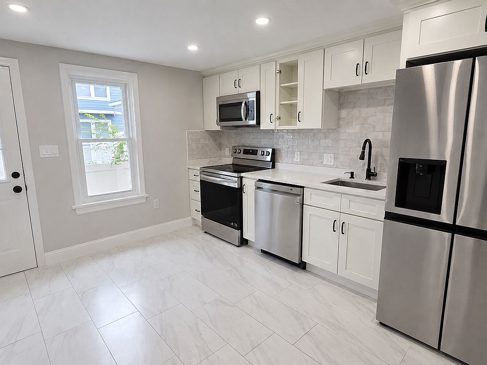 1st image of 90 Light St APT 15