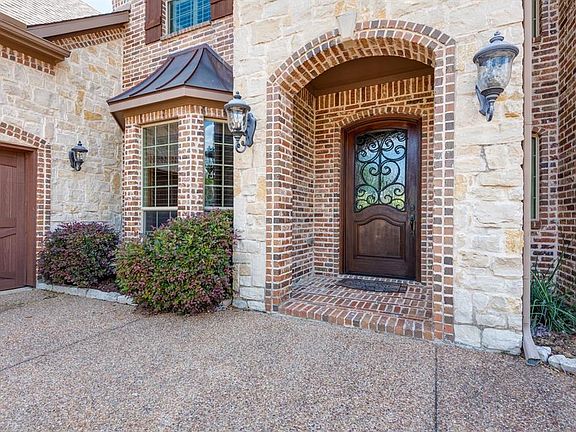3rd image of 10957 Chaves Ct
