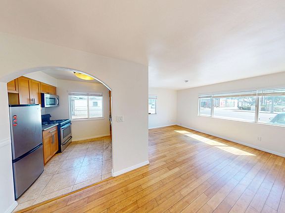 4th image of 100 Palm Ave APT E