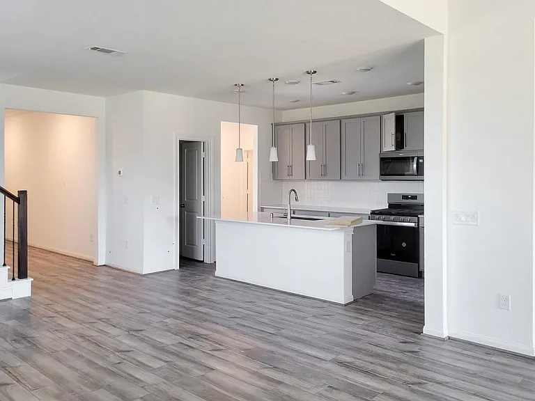 25737 Damask Dr — Photo 8