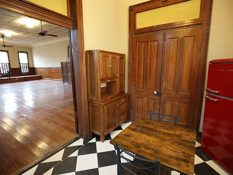 123 N Sale St #3 — Photo 32