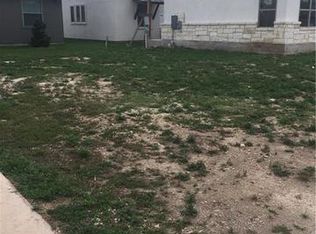 1720 Gruene Vineyard Xing, New Braunfels, TX 78130
