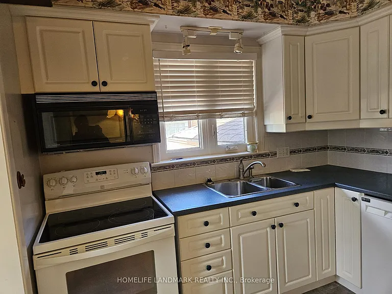 147 Fitzgibbon Ave #MAIN — Photo 8
