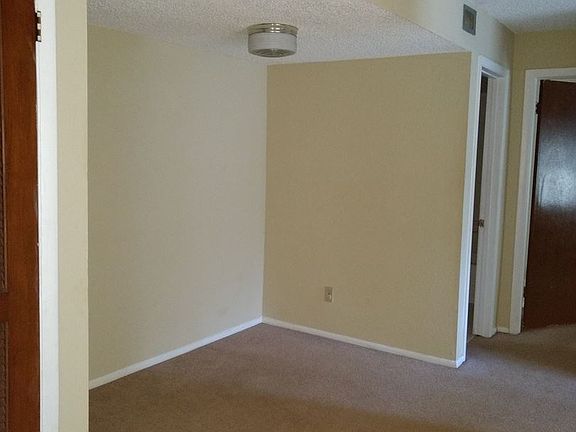 2nd image of 135 Springwood B Cir