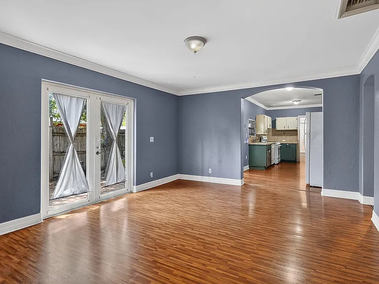 1005 Selkirk St — Photo 10