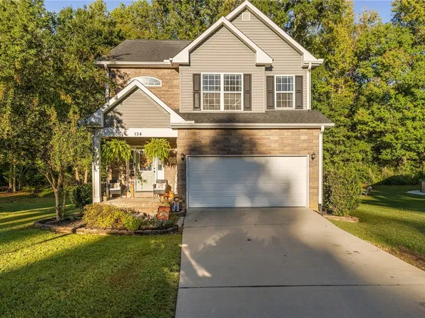 134 Royal Dr, Williamston, SC 29697