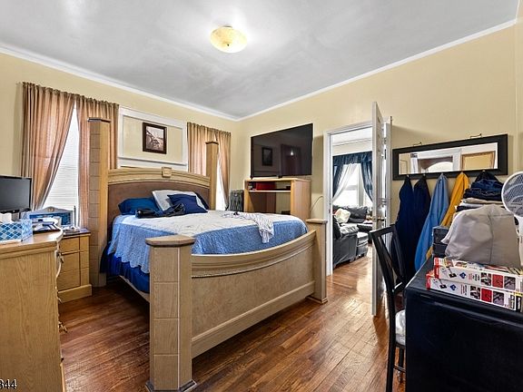 3rd image of 284-286 N 12Th St