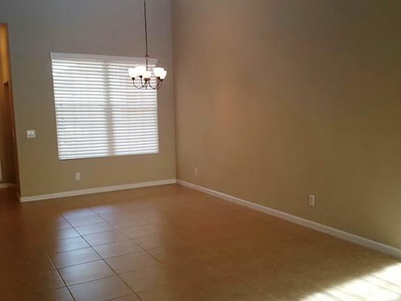 5th image of 3215 Arden Cir