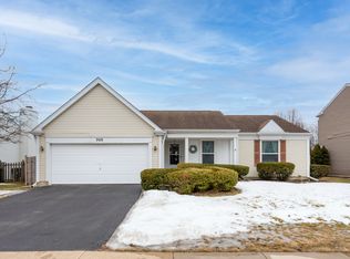 705 W Paddock Dr, Wheeling, IL 60090