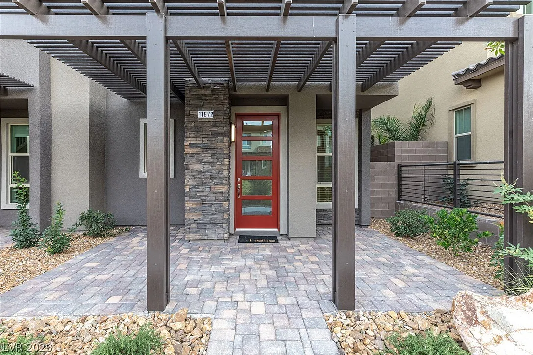 3 bed, 2.5 bath, 1556 sqft, $2,400 — Photo 4