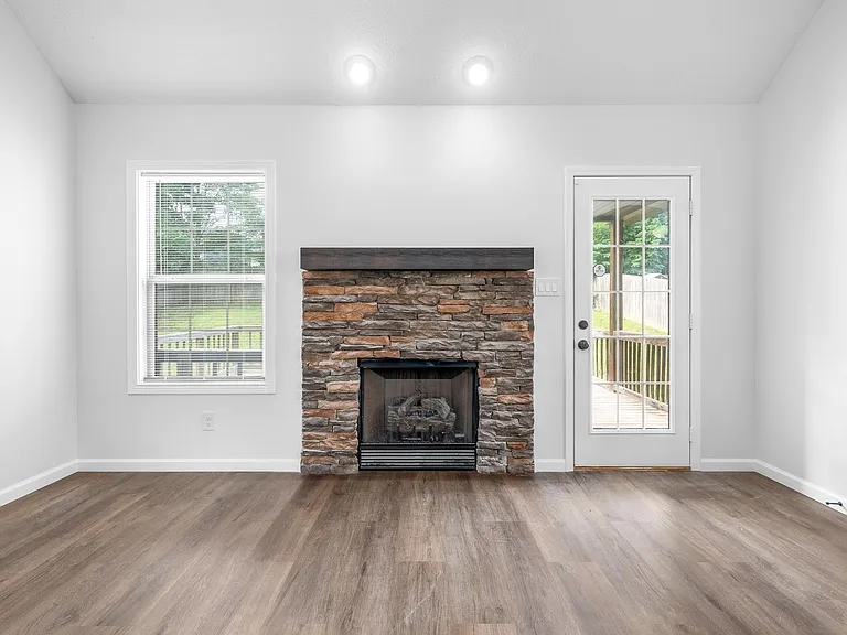 1959 General Neyland Dr — Photo 10