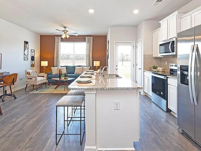 3 bed, 1435 sqft, $1,675 — Photo 4