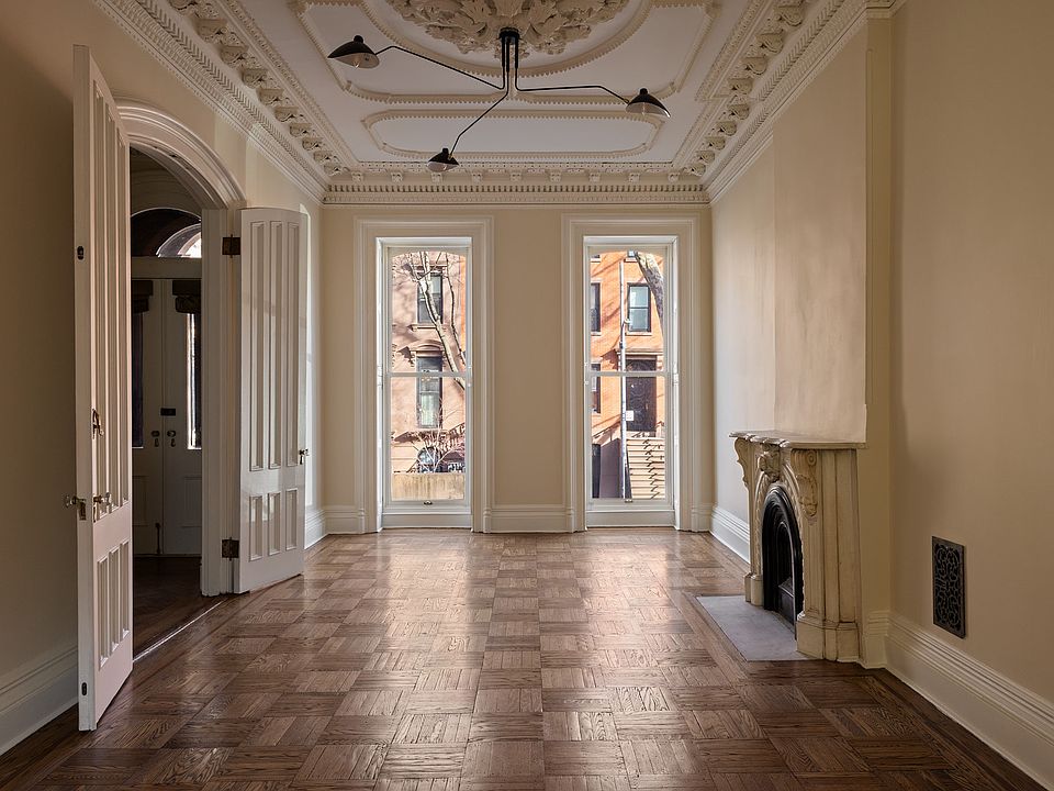 1st image of 216 Carlton Ave
