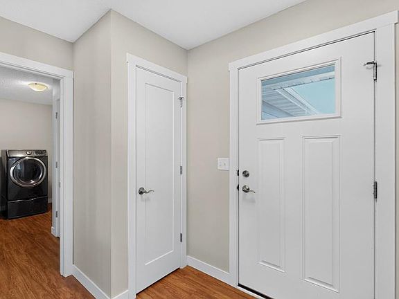 4th image of 500 6th Ct SE
