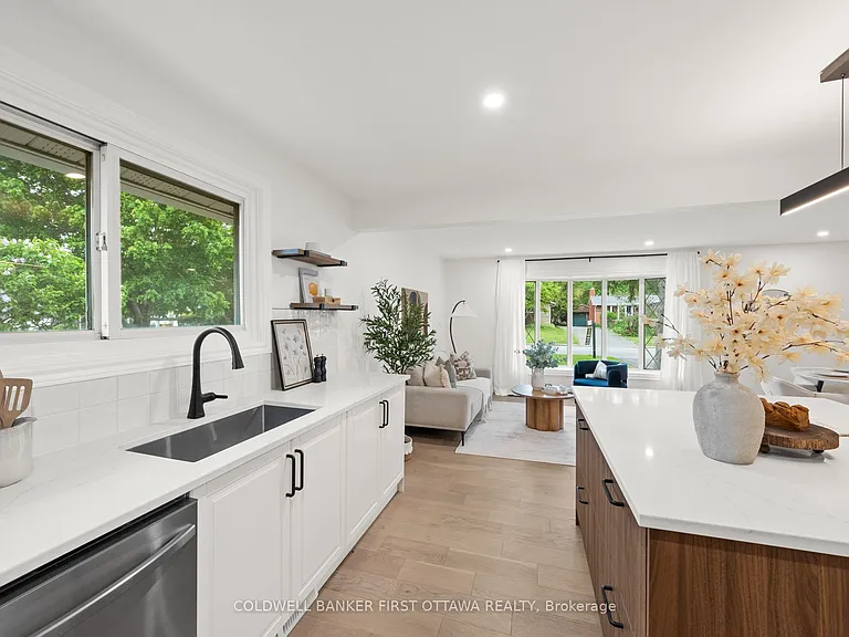 26 Spring Garden Ave — Photo 9