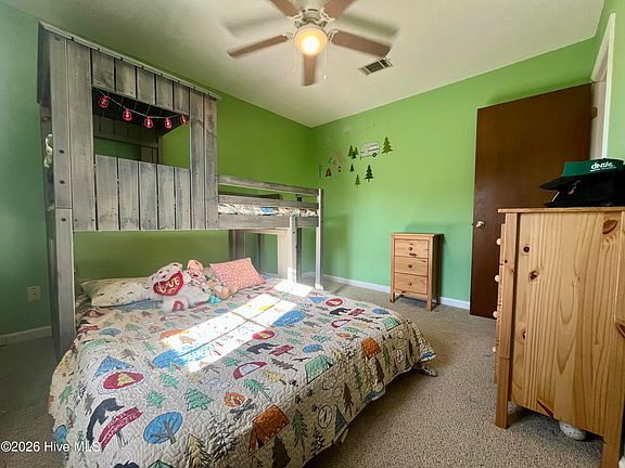 4th image of 532 Hillcrest Drive