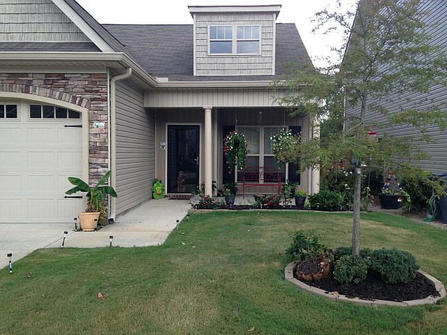 1st image of 767 Chinaberry Ct