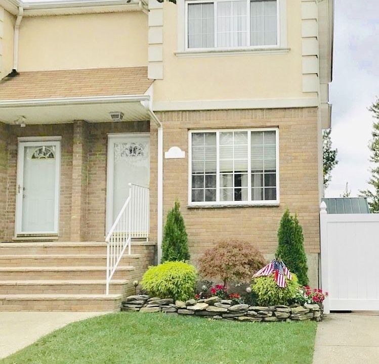 1st image of 52 Kenilworth Ave