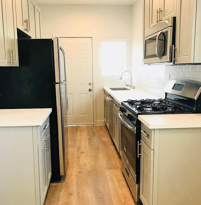 1st image of 3842 W 28th St