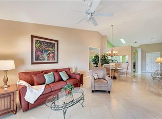6320 Huntington Lakes Cir APT 201, Naples, FL 34119