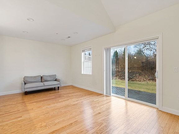 5th image of 70 Endicott St APT 602