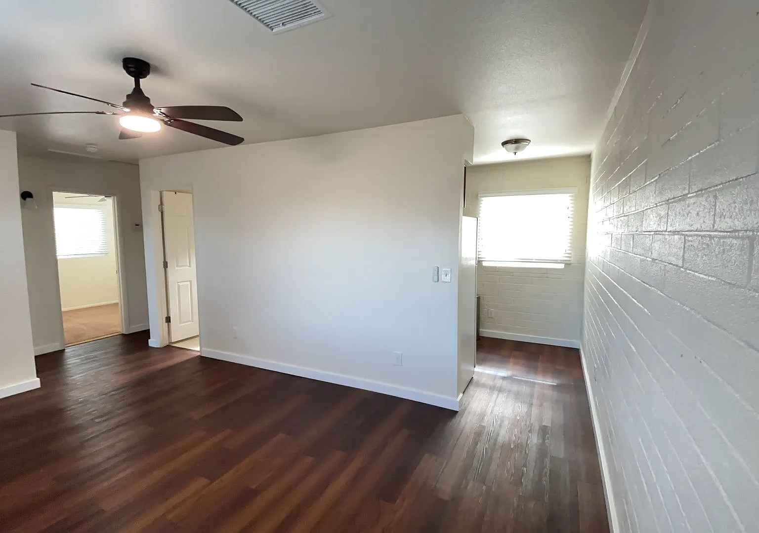 Charming 2 bedroom unit in a great location — Photo 3
