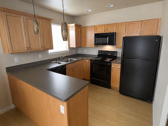 5th image of 2180 Washington St #103
