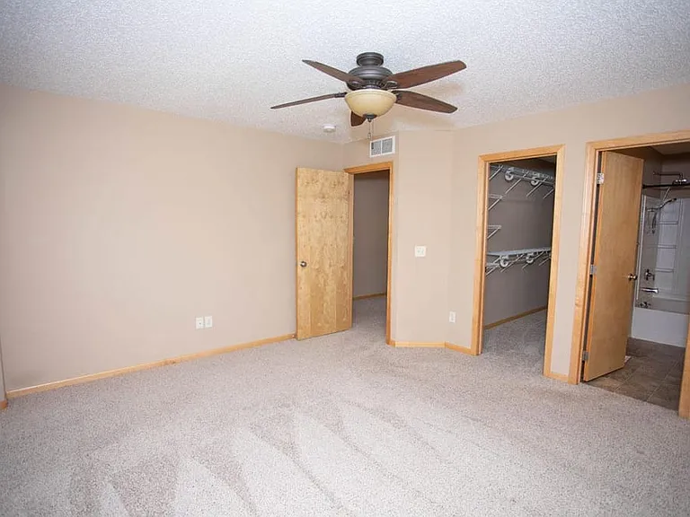 3175 Frontier Dr — Photo 13