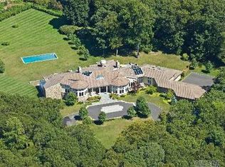 387 Oyster Bay Rd, Mill Neck, NY 11765