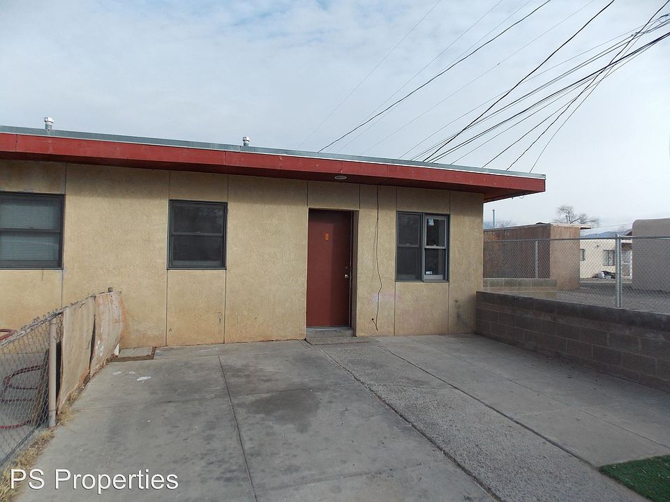 1st image of 302 Virginia St NE #A