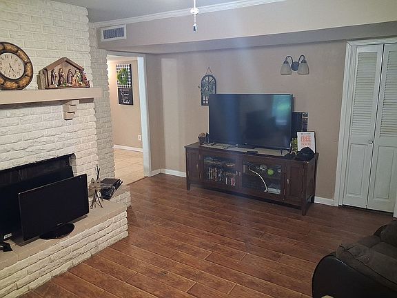 2nd image of 409 Wildflower Dr