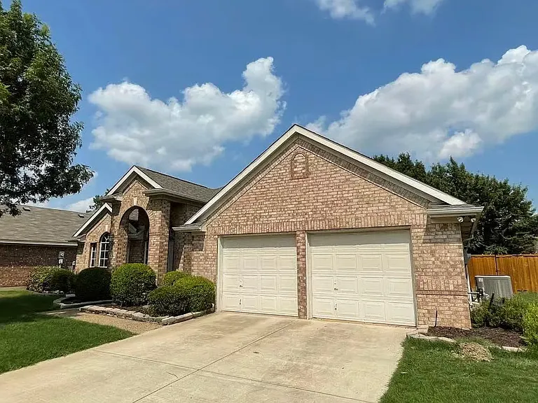 5106 Springflower Dr — Photo 2