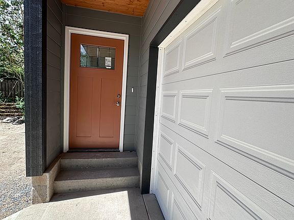 4th image of 652 NW 53rd St