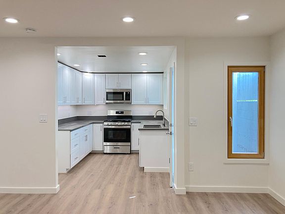5th image of 1249 23rd St #B