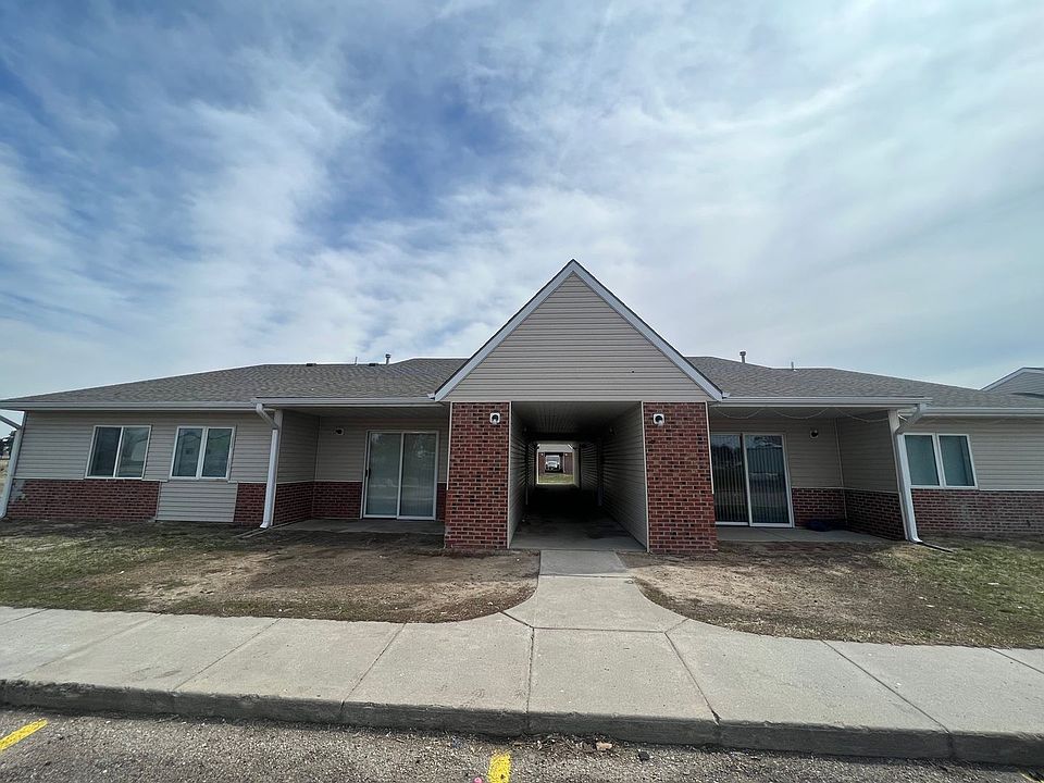 1st image of 940 E 16th St #306