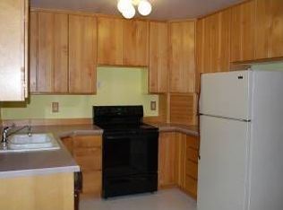 5706 SW Illinois St, Portland, OR 97221