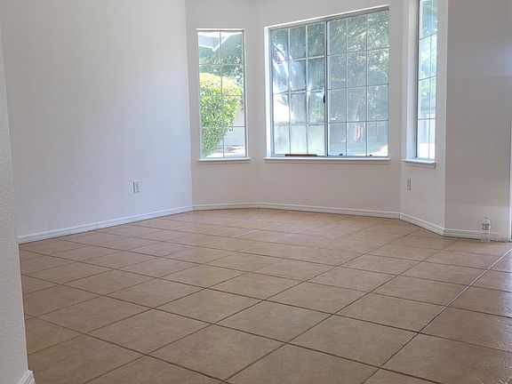 2nd image of 309 Kirbys Mill Dr